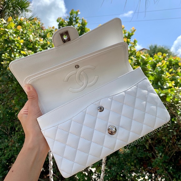 AUTHENTIC CHANEL Medium Flap White Caviar Silver - Picture 7 of 16